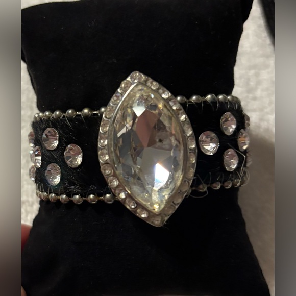 4 Piece Fashion Jewelry Set - Picture 5 of 6